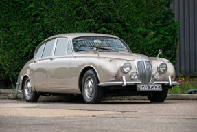 1968 Daimler V8 250