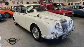 1968 Daimler V8 250