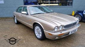 1998 Daimler Super V8