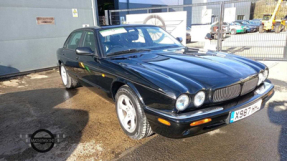 2000 Jaguar XJ8