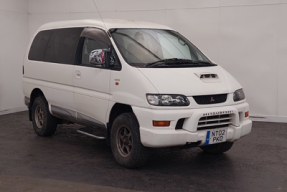 2002 Mitsubishi Delica