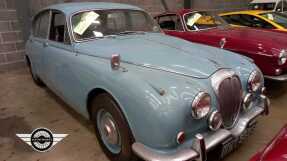 1968 Daimler V8 250