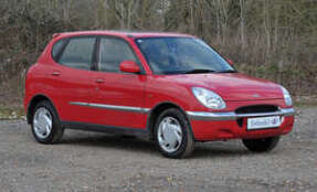 2001 Daihatsu Sirion
