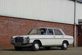 1975 Mercedes-Benz 200