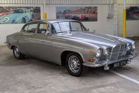 1969 Jaguar 420
