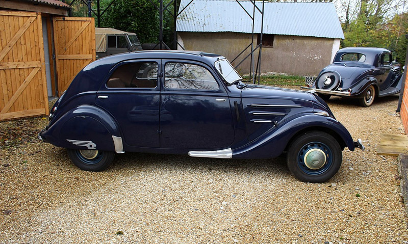 Peugeot 302