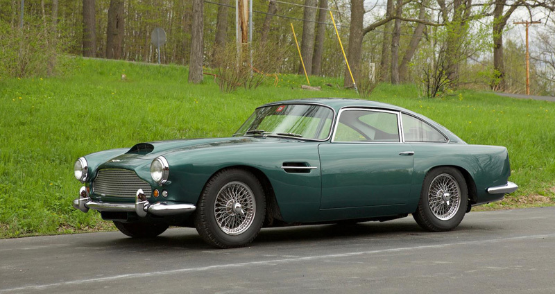 Aston Martin DB4