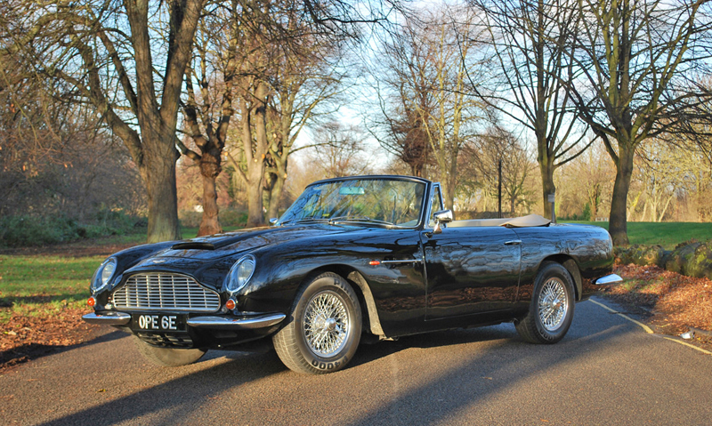 Aston Martin DB6 Volante