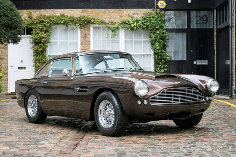 Aston Martin DB4