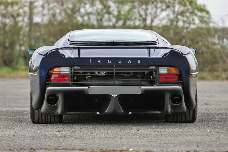 Jaguar XJ220