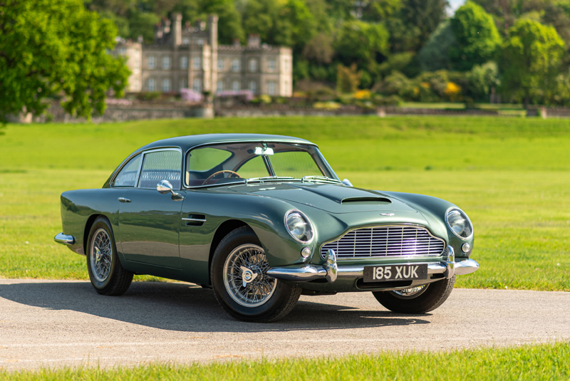 Aston Martin DB4